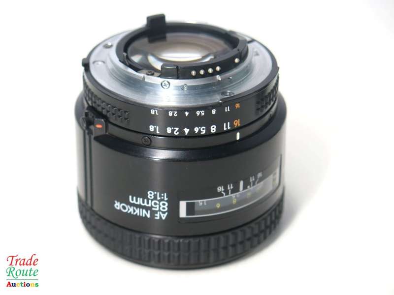 Nikon 85mm f/1.8D AF Nikkor Lens for Nikon SLR Cameras