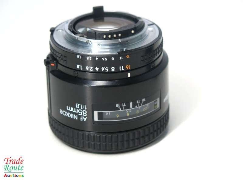 Nikon 85mm f/1.8D AF Nikkor Lens for Nikon SLR Cameras