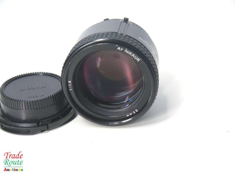 Nikon 85mm f/1.8D AF Nikkor Lens for Nikon SLR Cameras