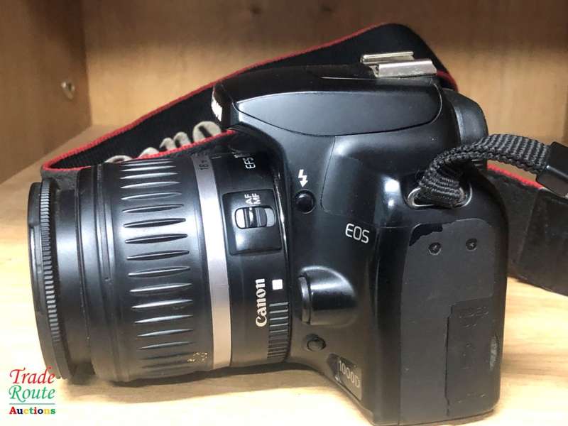 Canon EOS 1000D Digital SLR camera plus Canon 18-55mm Lens Professional KIT