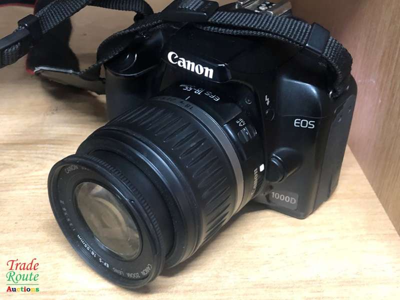 Canon EOS 1000D Digital SLR camera plus Canon 18-55mm Lens Professional KIT