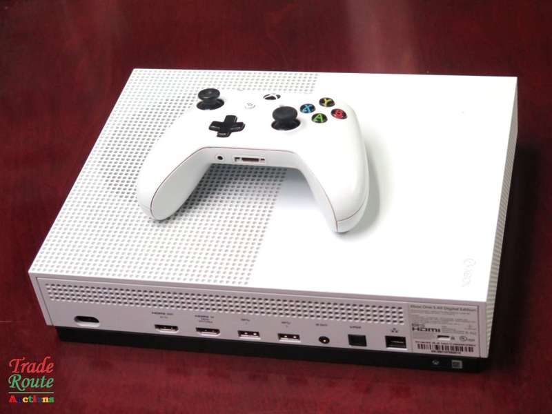 Xbox One S All-Digital Edition (WHITE) 1TB + 1 Controller (WHITE)