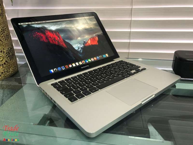 MacBook Pro 13.3-inch | Core 2 DUO 2.4GHz | 4GB RAM | 275GB SSD | Nvidia GeForce Graphics