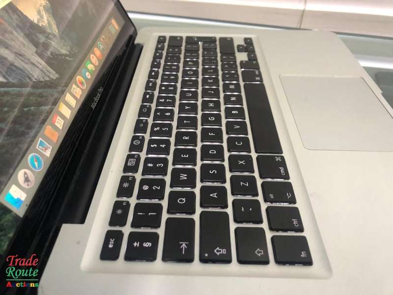 MacBook Pro 13.3-inch | Core 2 DUO 2.4GHz | 4GB RAM | 275GB SSD | Nvidia GeForce Graphics