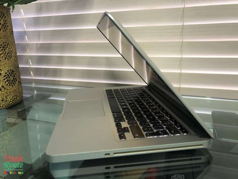 MacBook Pro 13.3-inch | Core 2 DUO 2.4GHz | 4GB RAM | 275GB SSD | Nvidia GeForce Graphics