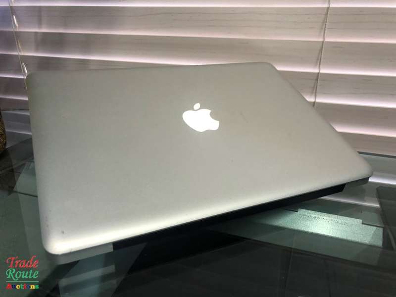 MacBook Pro 13.3-inch | Core 2 DUO 2.4GHz | 4GB RAM | 275GB SSD | Nvidia GeForce Graphics
