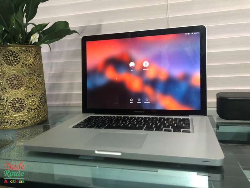 Apple MacBook Pro 15.4-inch | Core i5 2.53GHz | 4GB DDR3  | 500GB HDD *** GENUINE APPLE ***