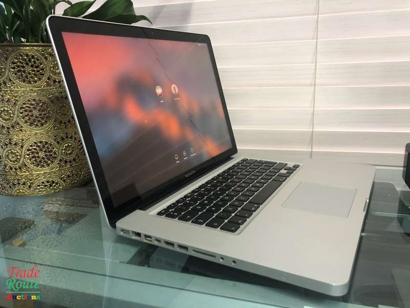 Apple MacBook Pro 15.4-inch | Core i5 2.53GHz | 4GB DDR3  | 500GB HDD *** GENUINE APPLE ***