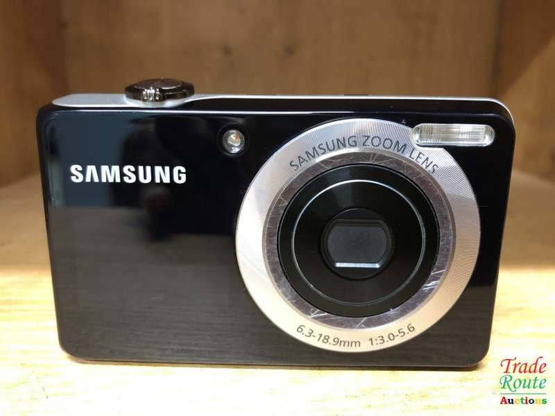 Samsung TL205 12.2-megapixel dual-LCD digital camera with 3X optical zoom - Black & Silver