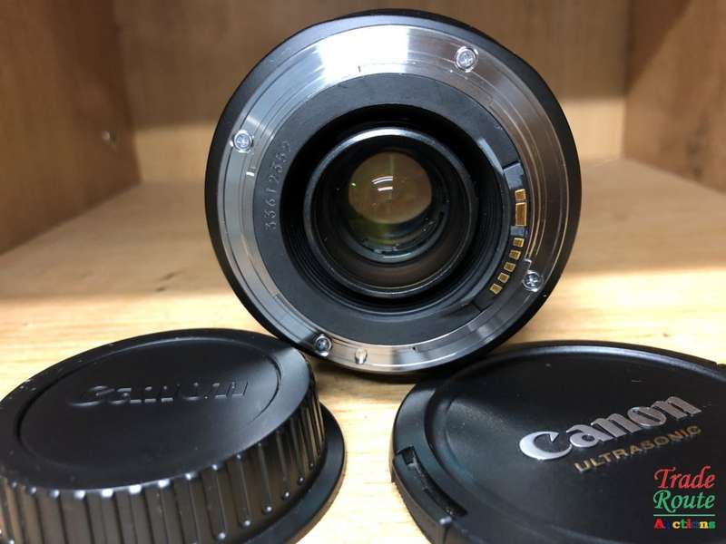 Canon EF 28-135mm f 3.5-5.6 IS USM LENS - for CANON DSLR Cameras - IMAGE STABILIZER - ULTRASONIC