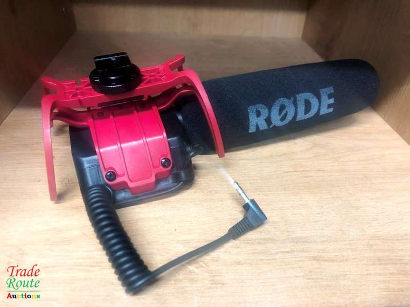 Rode Videomic Shotgun Microphone with Rycote Lyre Mount (Model: VIDEOMICR)