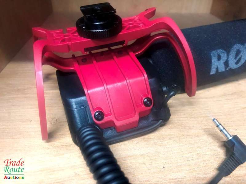 Rode Videomic Shotgun Microphone with Rycote Lyre Mount (Model: VIDEOMICR)