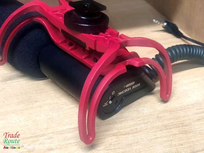 Rode Videomic Shotgun Microphone with Rycote Lyre Mount (Model: VIDEOMICR)