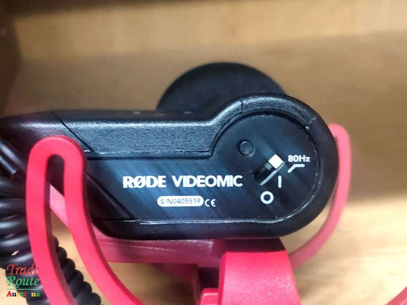Rode Videomic Shotgun Microphone with Rycote Lyre Mount (Model: VIDEOMICR)