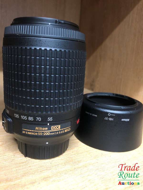Nikon AF-S NIKKOR 55-200mm VR [ VIBRATION REDUCTION ] LENS