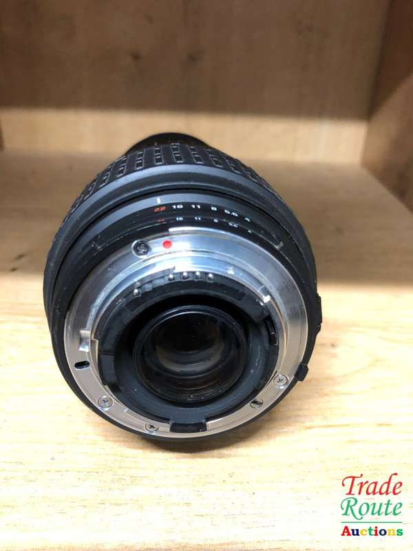 SIGMA 70-300mm DL Macro Super Telephoto Zoom Lens FOR NIKON CAMERAS