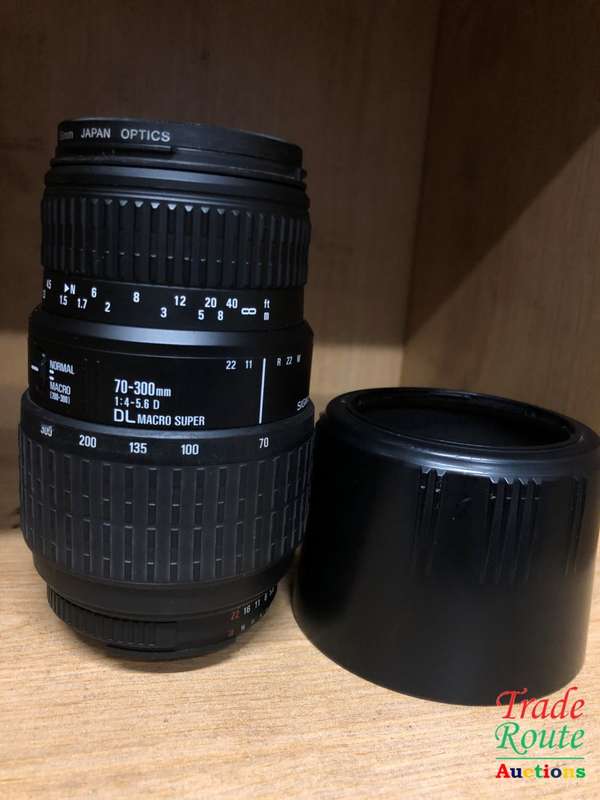SIGMA 70-300mm DL Macro Super Telephoto Zoom Lens FOR NIKON CAMERAS