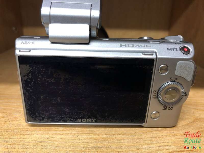 SONY NEX-5 14.2MP with 18-55 OSS Lens E-MOUNT Digital Camera Kit with Flash
