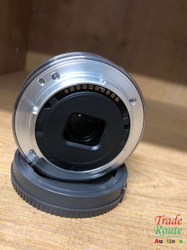 Sony SEL16F28 16mm f/2.8 Wide-Angle Lens for NEX Series Cameras ( E-MOUNT )