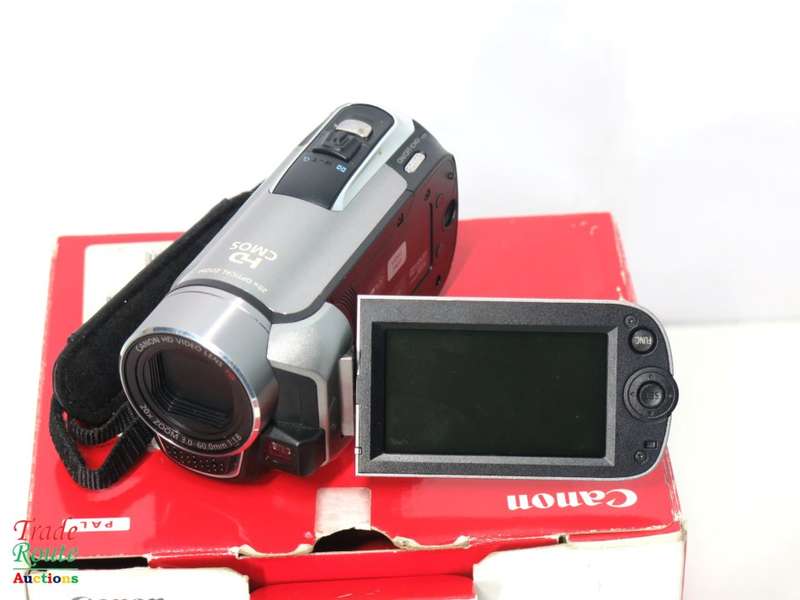 Canon LEGRIA HF R106  High Definition Camcorder  - FULL HD 1920 x 1080