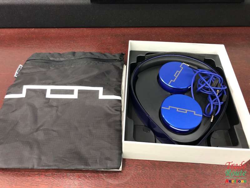 SOL REPUBLIC Tracks HD2 On-Ear Headphones - BLUE