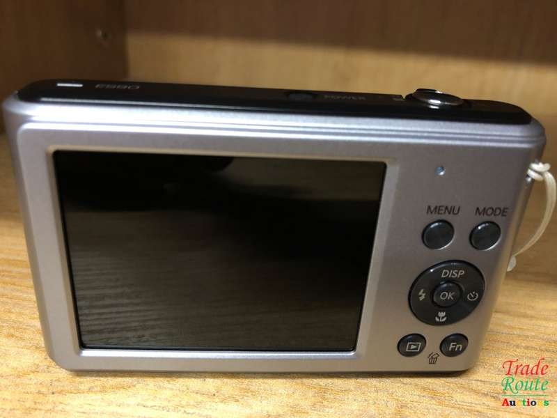 Samsung ES90 14.2MP Point and Shoot Camera (Silver) with 5X Optical Zoom