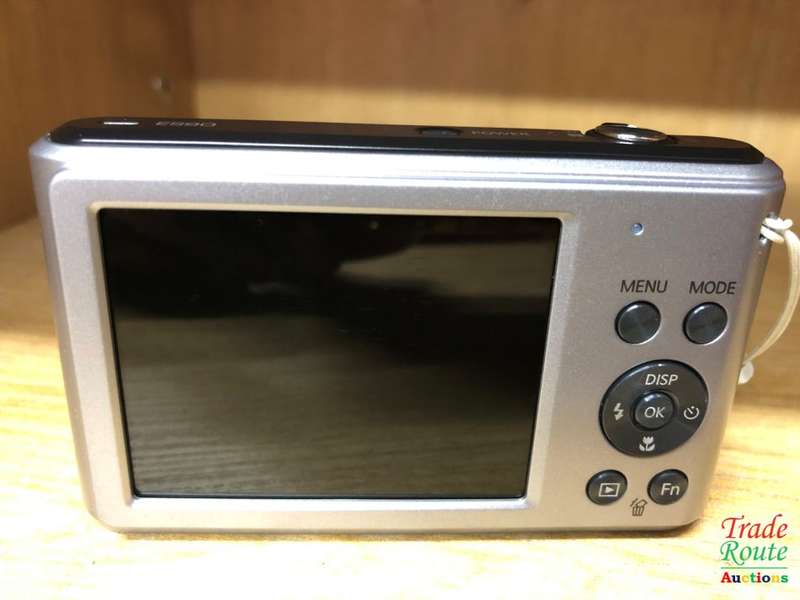 Samsung ES90 14.2MP Point and Shoot Camera (Silver) with 5X Optical Zoom