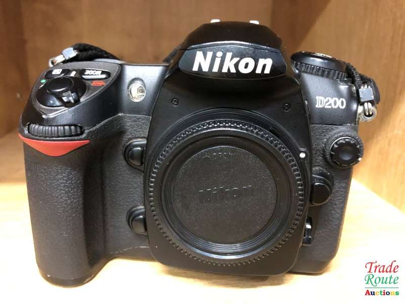 Nikon D200 PROFESSIONAL Digital SLR Camera Body ONLY