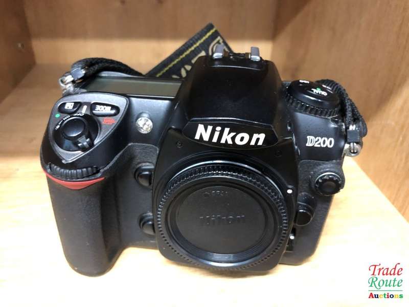 Nikon D200 PROFESSIONAL Digital SLR Camera Body ONLY