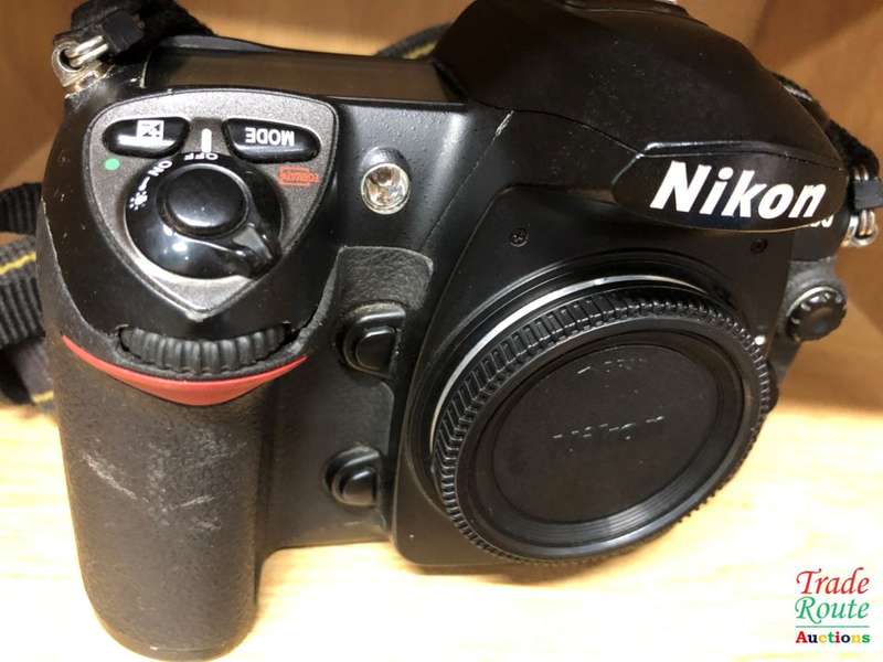 Nikon D200 PROFESSIONAL Digital SLR Camera Body ONLY