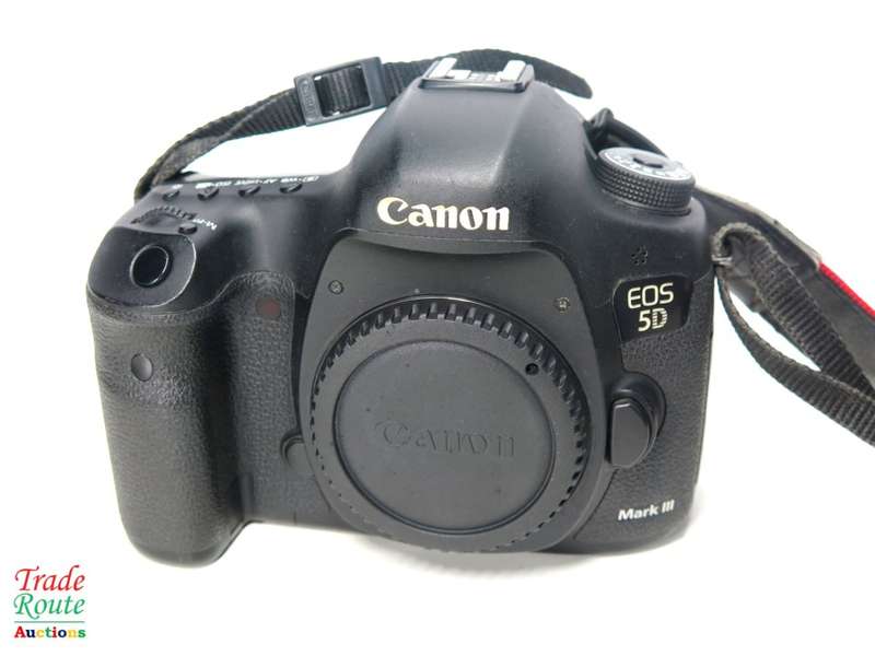 Canon EOS 5D Mark iii 22.3 MP Full Frame CMOS Digital SLR Camera (Body only) - Canon 5D Mark 3