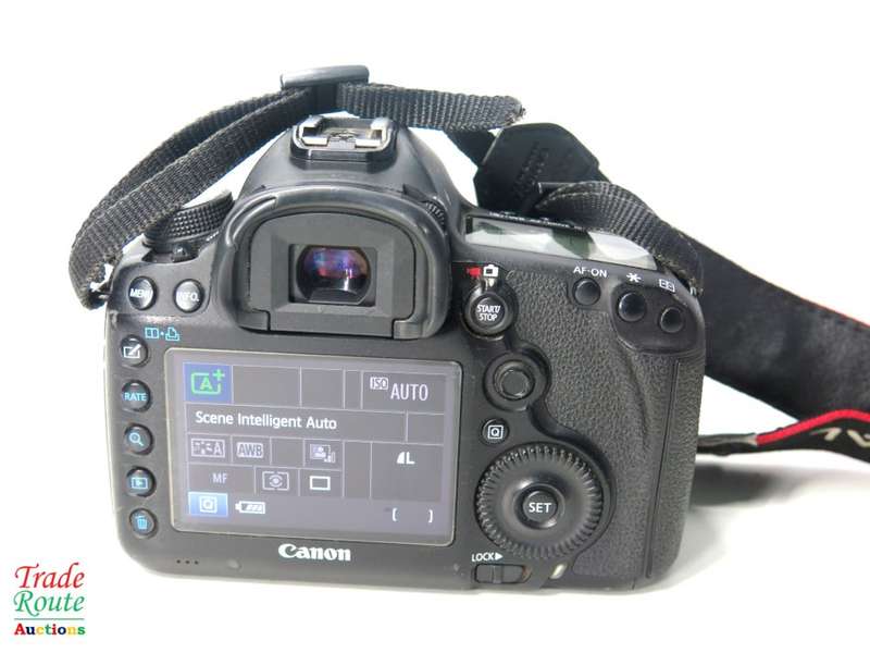 Canon EOS 5D Mark iii 22.3 MP Full Frame CMOS Digital SLR Camera (Body only) - Canon 5D Mark 3