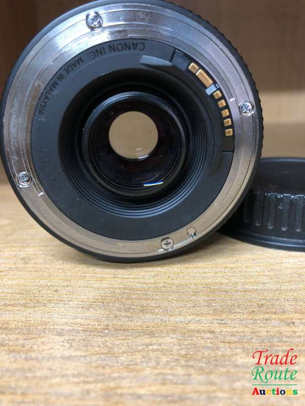 CANON EF 75-300MM ZOOM LENS