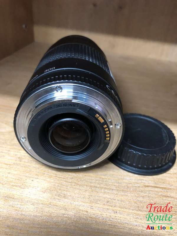 CANON EF 75-300MM ZOOM LENS