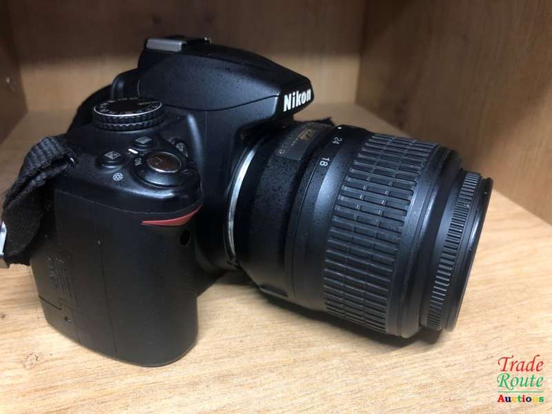 NIKON D3000 DSLR CAMERA CAMERA KIT WITH NIKKOR 18-55 VR LENS