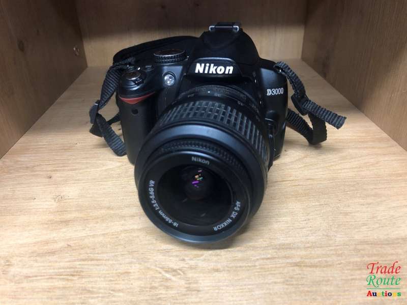 NIKON D3000 DSLR CAMERA CAMERA KIT WITH NIKKOR 18-55 VR LENS