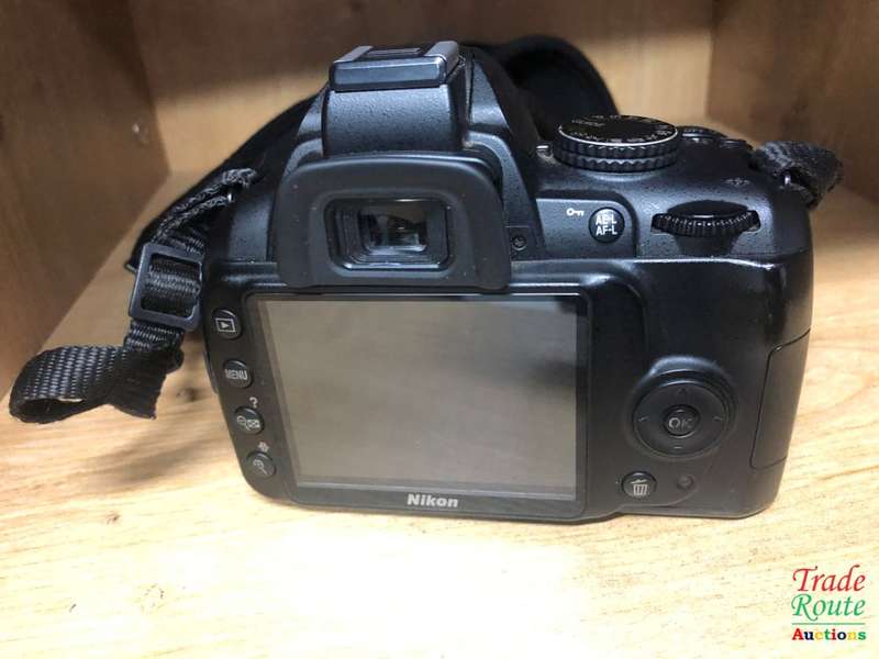 NIKON D3000 DSLR CAMERA CAMERA KIT WITH NIKKOR 18-55 VR LENS