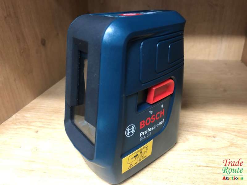 Bosch GLL 3X Professional Cross Line Laser level with 3 lines by Bosch Professional