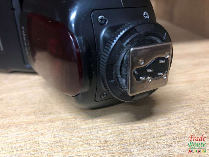 Nissin Di700 Speedlite Flash for Nikon, 24-200mm Focal Length Coverage, 1/800-1/30000 Sec Flash Dur