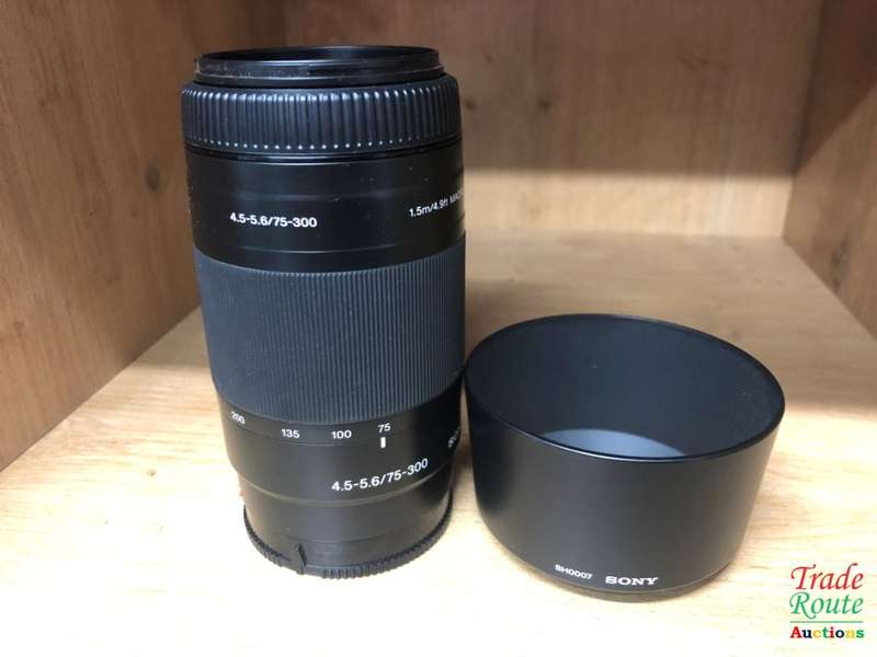 Sony 75-300mm f/4.5-5.6 Compact Super Telephoto Zoom Lens - For Sony DSLR Cameras