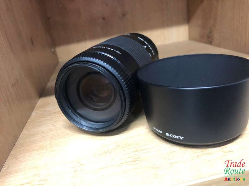Sony 75-300mm f/4.5-5.6 Compact Super Telephoto Zoom Lens - For Sony DSLR Cameras