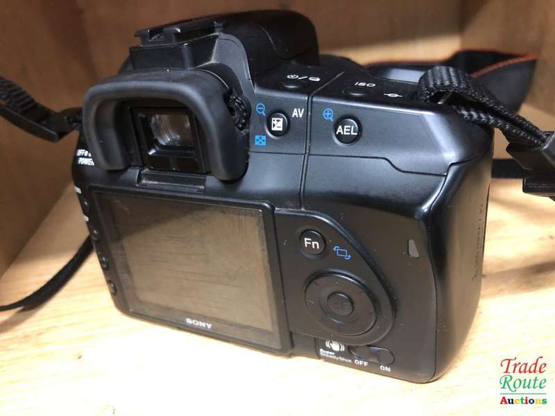 SONY ALPHA A200 DSLR PROFESSIONAL DIGITAL CAMERA + 18-70 SONY LENS KIT