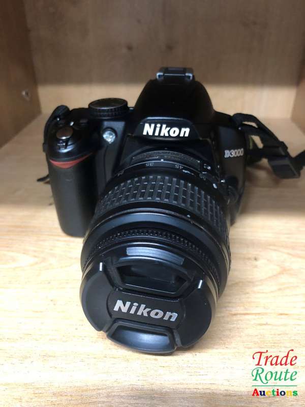 NIKON D3000 DSLR CAMERA CAMERA KIT WITH NIKKOR 18-55 ii LENS