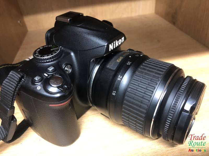 NIKON D3000 DSLR CAMERA CAMERA KIT WITH NIKKOR 18-55 ii LENS