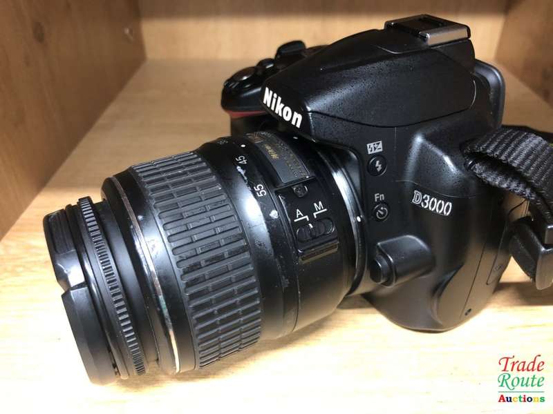 NIKON D3000 DSLR CAMERA CAMERA KIT WITH NIKKOR 18-55 ii LENS