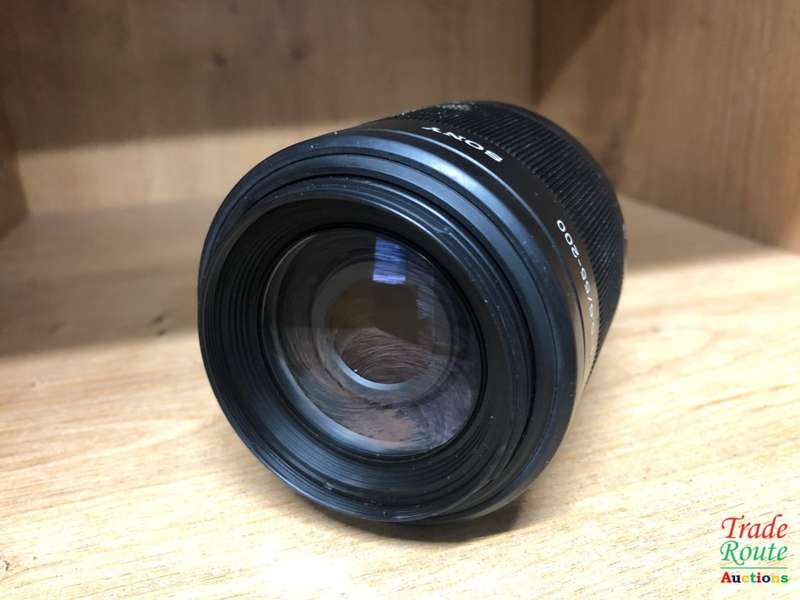 Sony 55-200mm f/4-5.6 Compact Super Telephoto Zoom Lens - For Sony DSLR Cameras