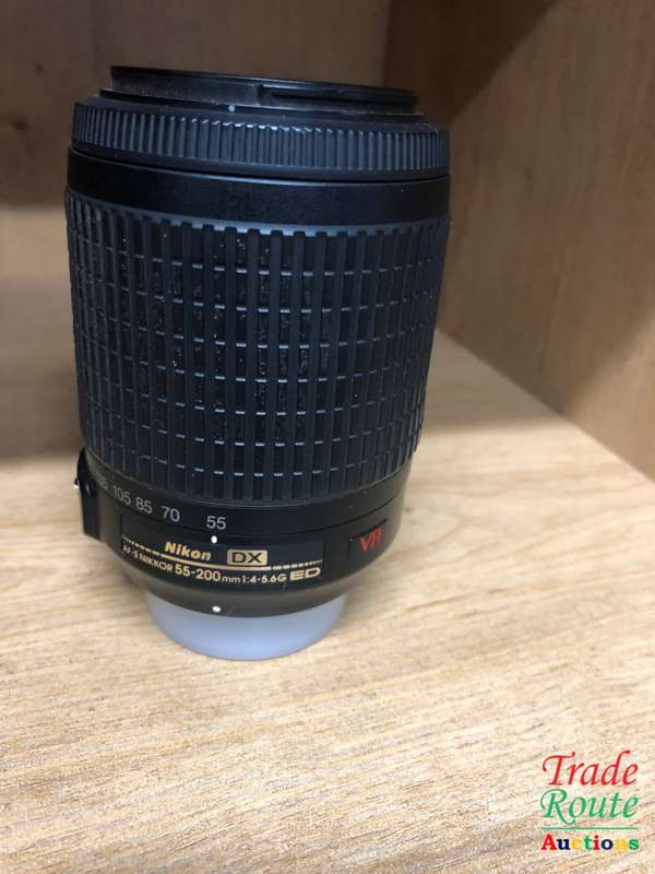 Nikon 55-200mm VR [ VIBRATION REDUCTION ] LENS