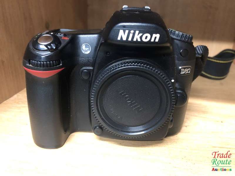 NIKON D80 Digital SLR CAMERA 10.2MP BODY ONLY