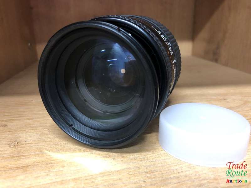 Nikon 28-105mm f/3.5-4.5D Autofocus Zoom Nikkor Lens