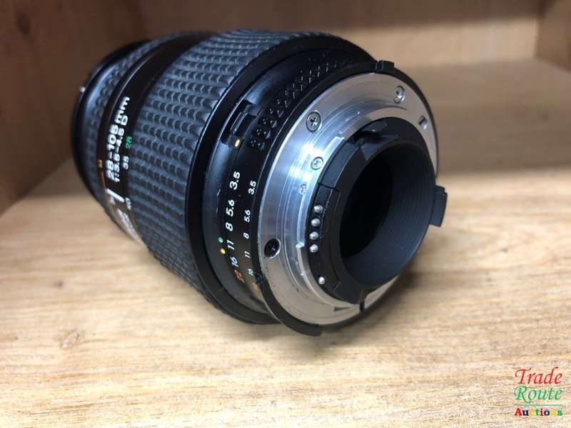 Nikon 28-105mm f/3.5-4.5D Autofocus Zoom Nikkor Lens
